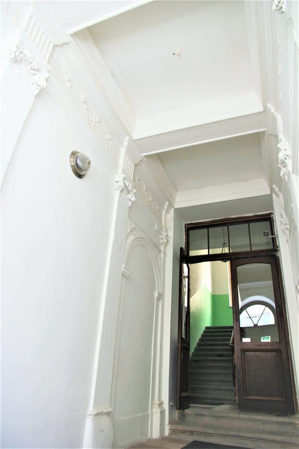 The Republic Garden Hostel Prague Exterior photo