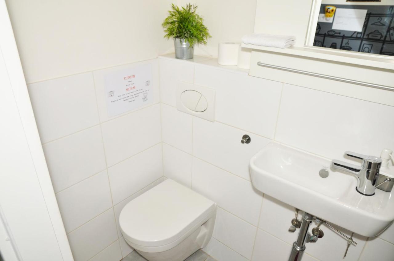 The Republic Garden Hostel Prague Exterior photo