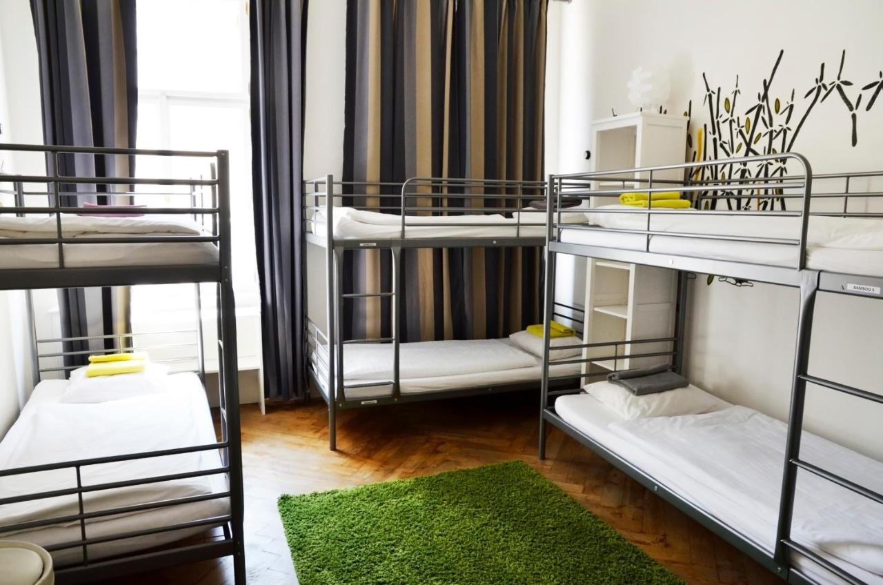 The Republic Garden Hostel Prague Exterior photo