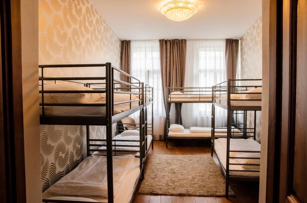 The Republic Garden Hostel Prague Exterior photo