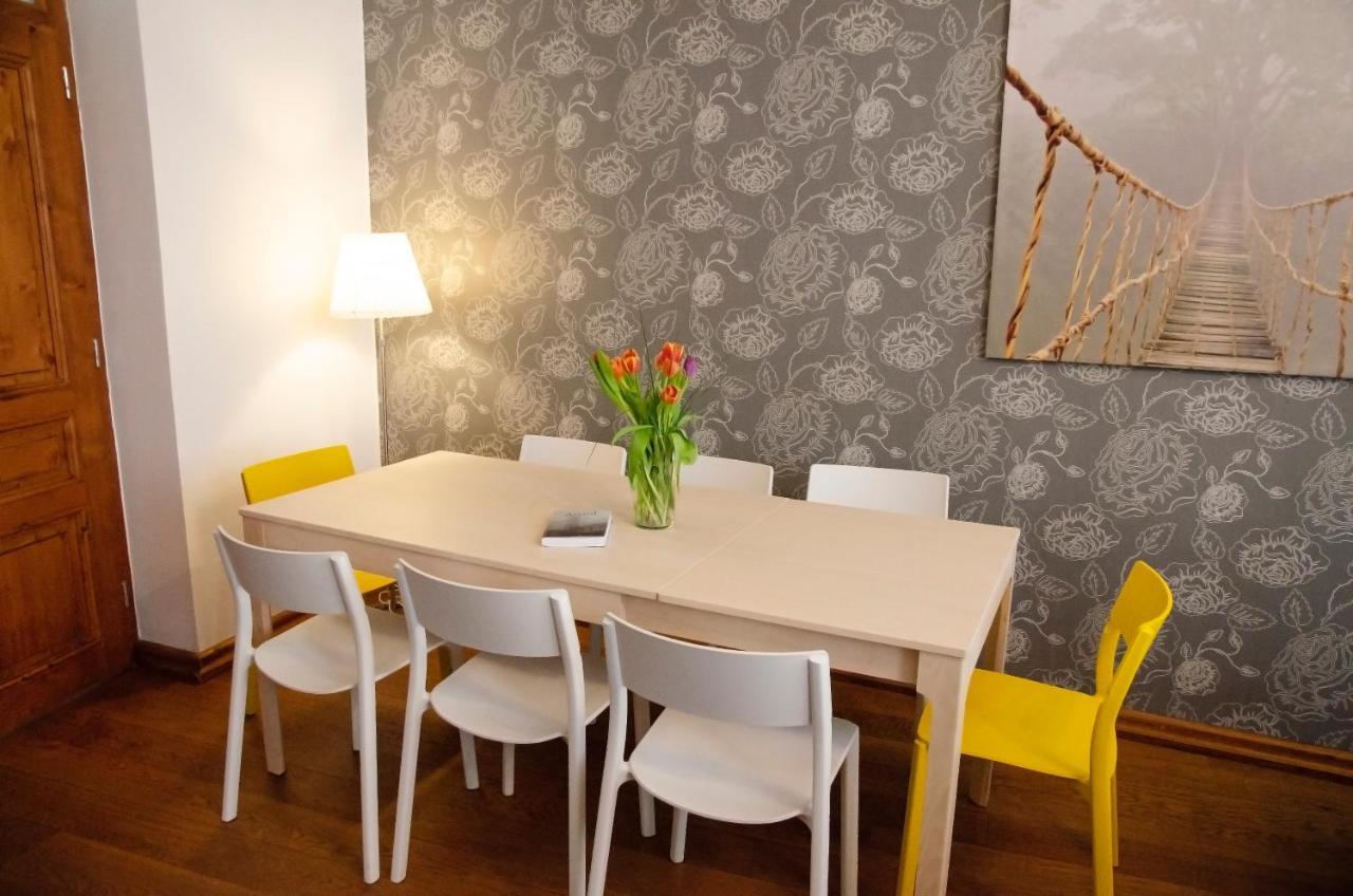 The Republic Garden Hostel Prague Exterior photo
